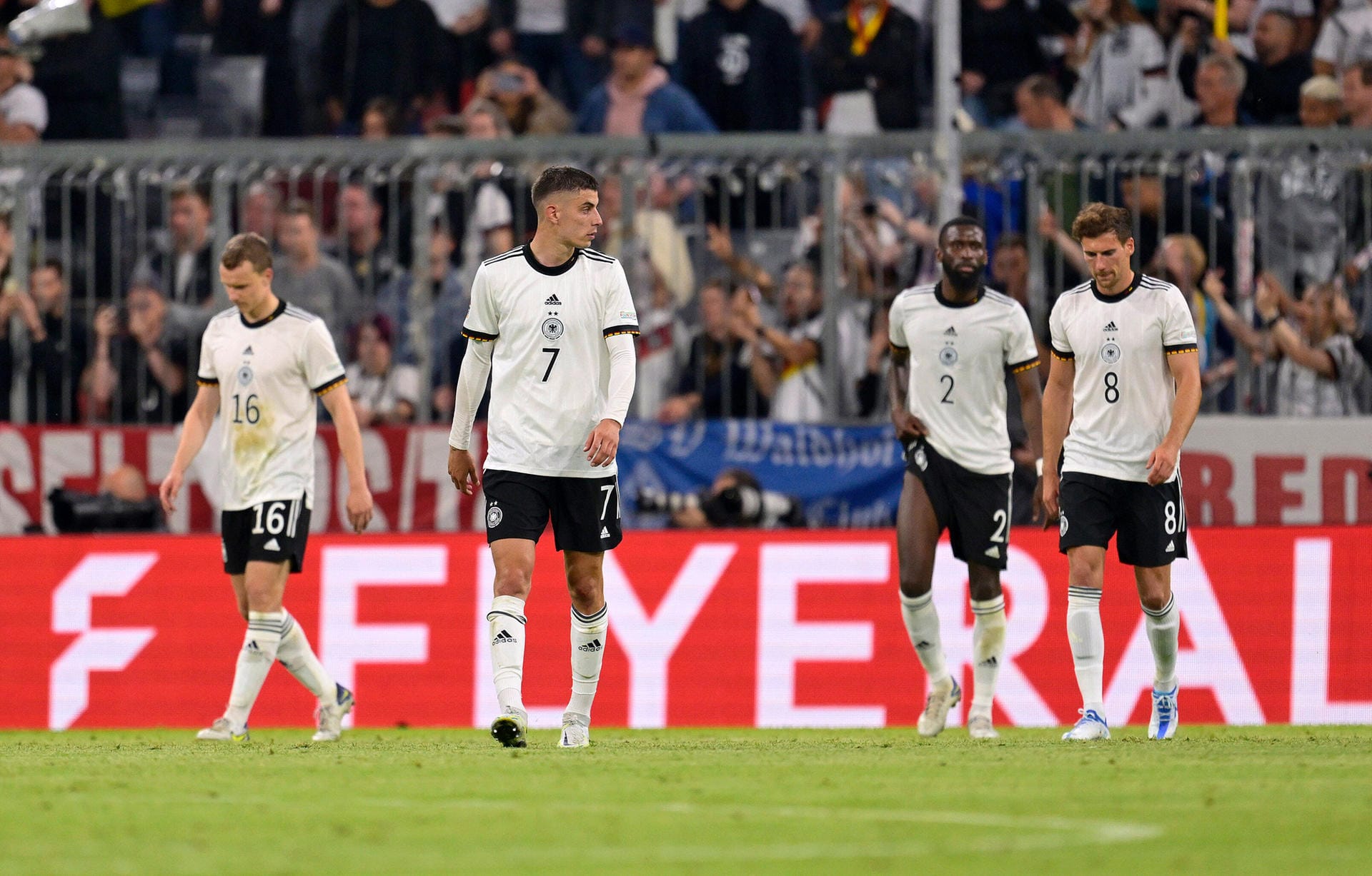 Die deutsche Nationalmannschaft hat den ersten Nations-League-Sieg in diesem Jahr knapp verpasst. Auch wenn das DFB-Team teils ansehnlichen Fußball zeigte, war der beste Mann ein Defensivprofi.