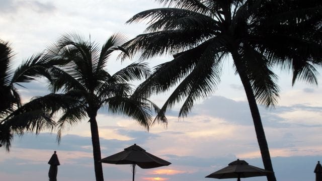 Gute Aussichten für Kranke: Wem ein Thailand-Aufenthalt nachweislich Heilung oder Linderung verspricht, der kann unter Umständen auch Teile der Kosten von der Steuer absetzen. Gute Aussichten für Kranke: Wem ein Thailand-Aufenthalt nachweislich Heilung oder Linderung verspricht, der kann unter Umständen auch Teile der Kosten von der Steuer absetzen.