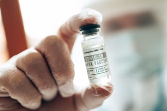 Moderna: Die Zulassung des neuen Booster-Impfstoffs gegen Omikron sollte im Spätsommer stattfinden.