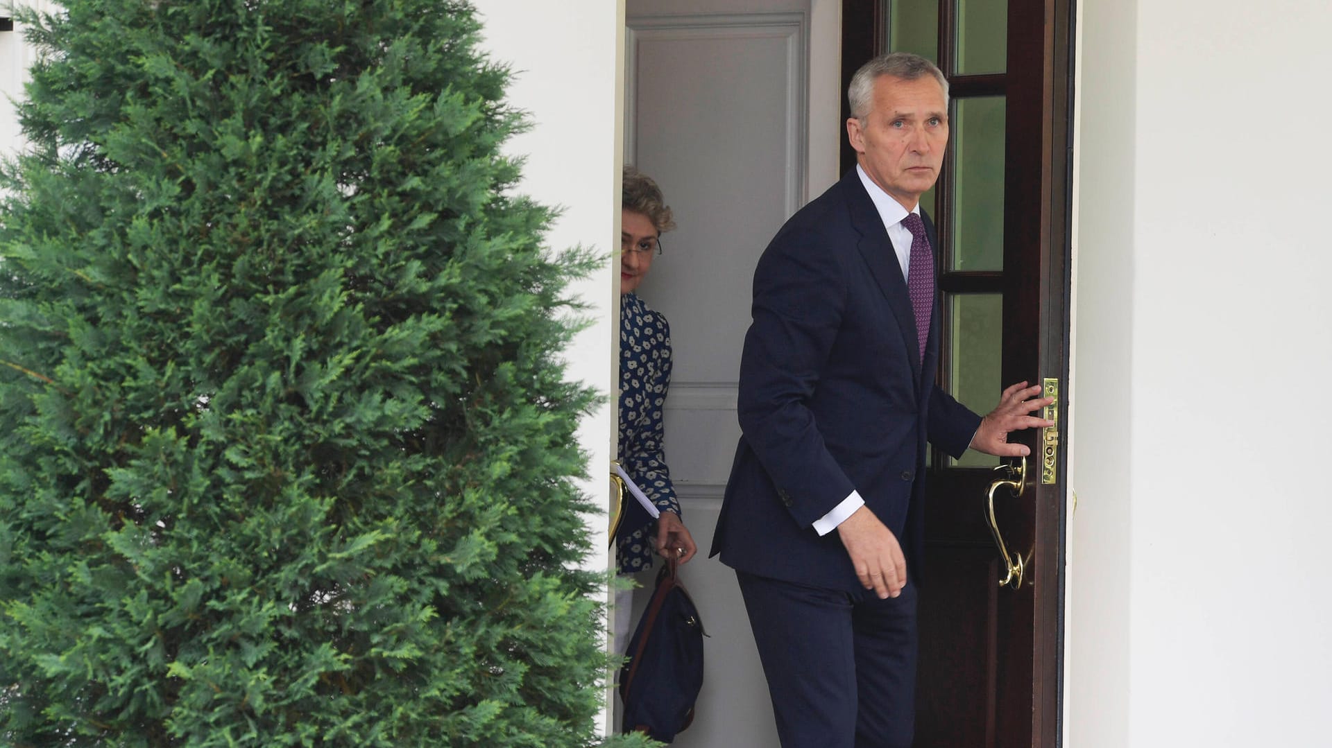 Jens Stoltenberg: Er kommt doch nicht nach Berlin.