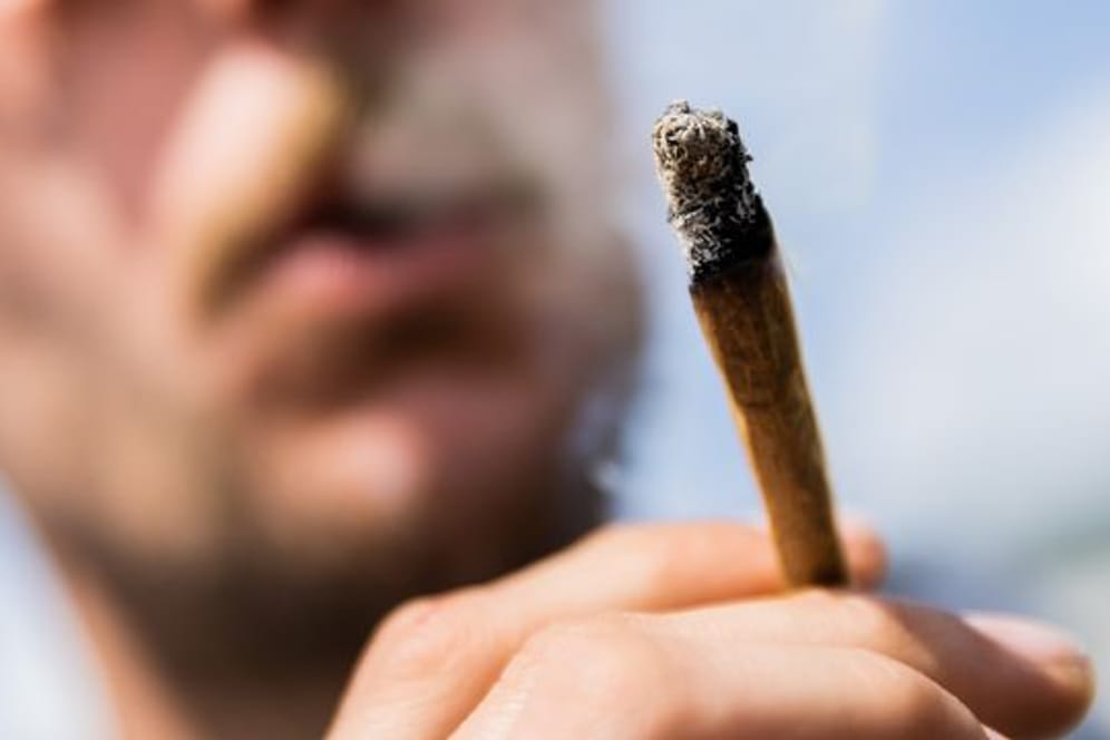 Die Bundespsychotherapeutenkammer spricht sich für eine Legalisierung von Cannabis aus.