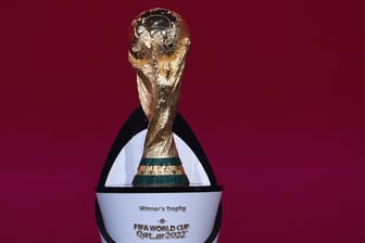 Fußball-WM-Pokal: Im November und Dezember kämpfen 32 Mannschaften in Katar um den Titel.