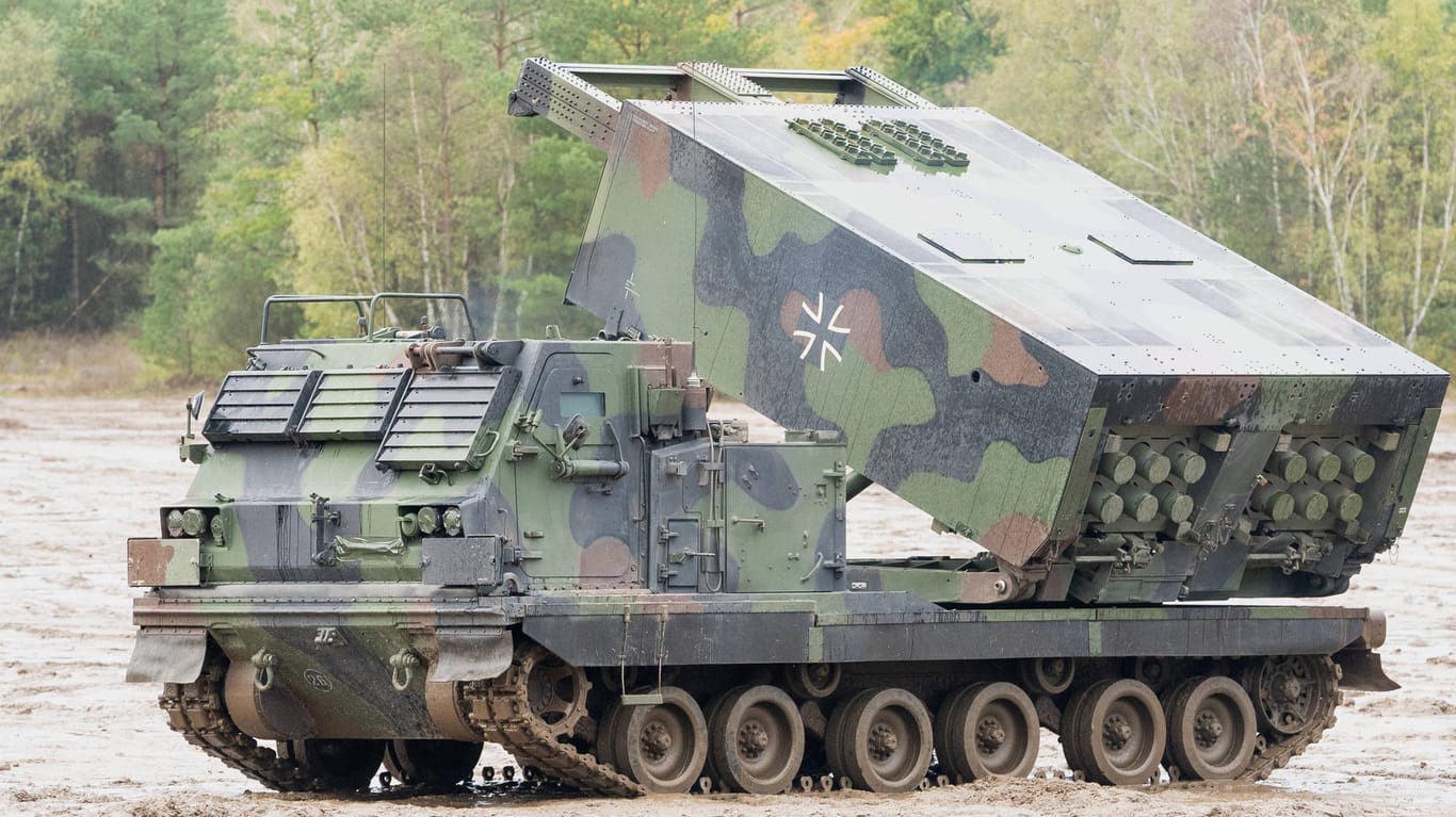 Raketenwerfer der Bundeswehr vom Typ Mars II: Statt Ende Juni sollen die Fahrzeuge frühestens im September in der Ukraine eintreffen.