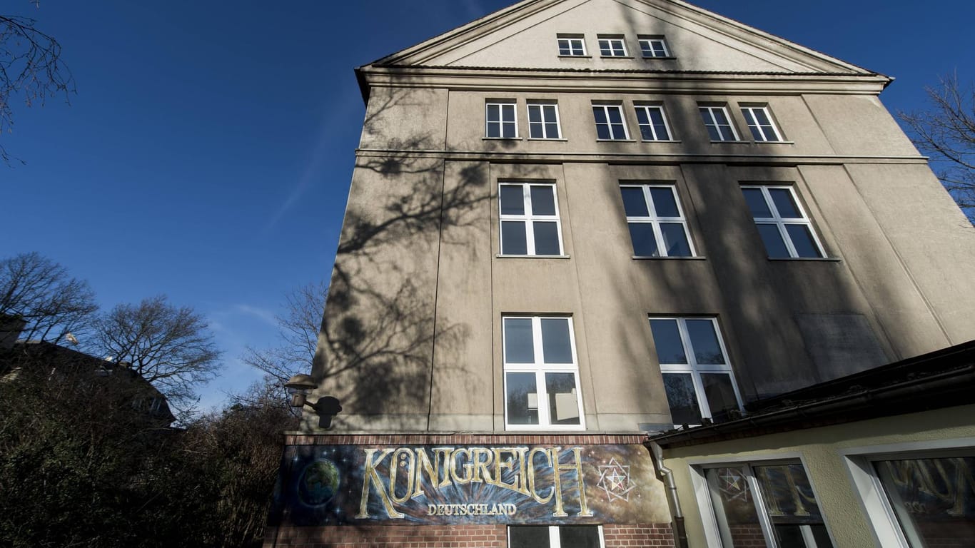 Ein ehemaliges Krankenhaus in Wittenberg, das Peter Fitzek als Teil seines "Königreichs" betrachtet.