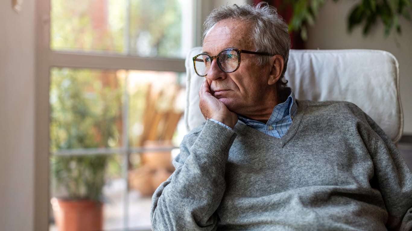 Älterer Mann: Im Osten steigen die Renten stärker an.