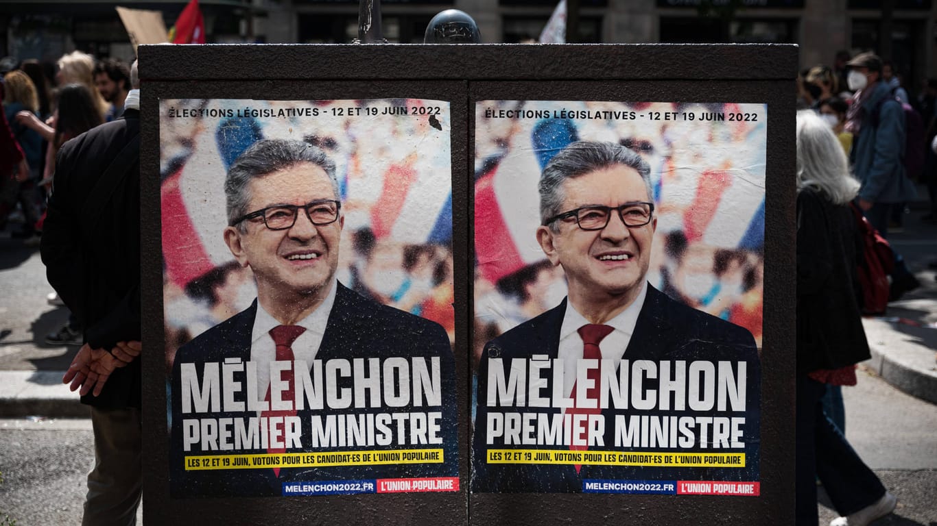 Wahlplakate "Mélenchon Premier Ministre": Doch die Wahlbeteiligung könnte sehr niedrig ausfallen – ein Problem für Mélenchons Bündnis.