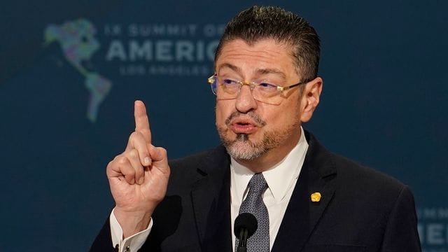 Rodrigo Chaves, Präsident von Costa Rica, zeigte sich großzügig. Rodrigo Chaves, Präsident von Costa Rica, zeigte sich großzügig.
