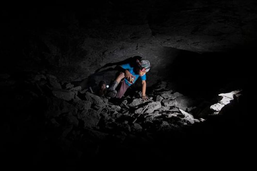 Ein 11-jähriger Junge arbeitet in einer Mine in Mexiko.