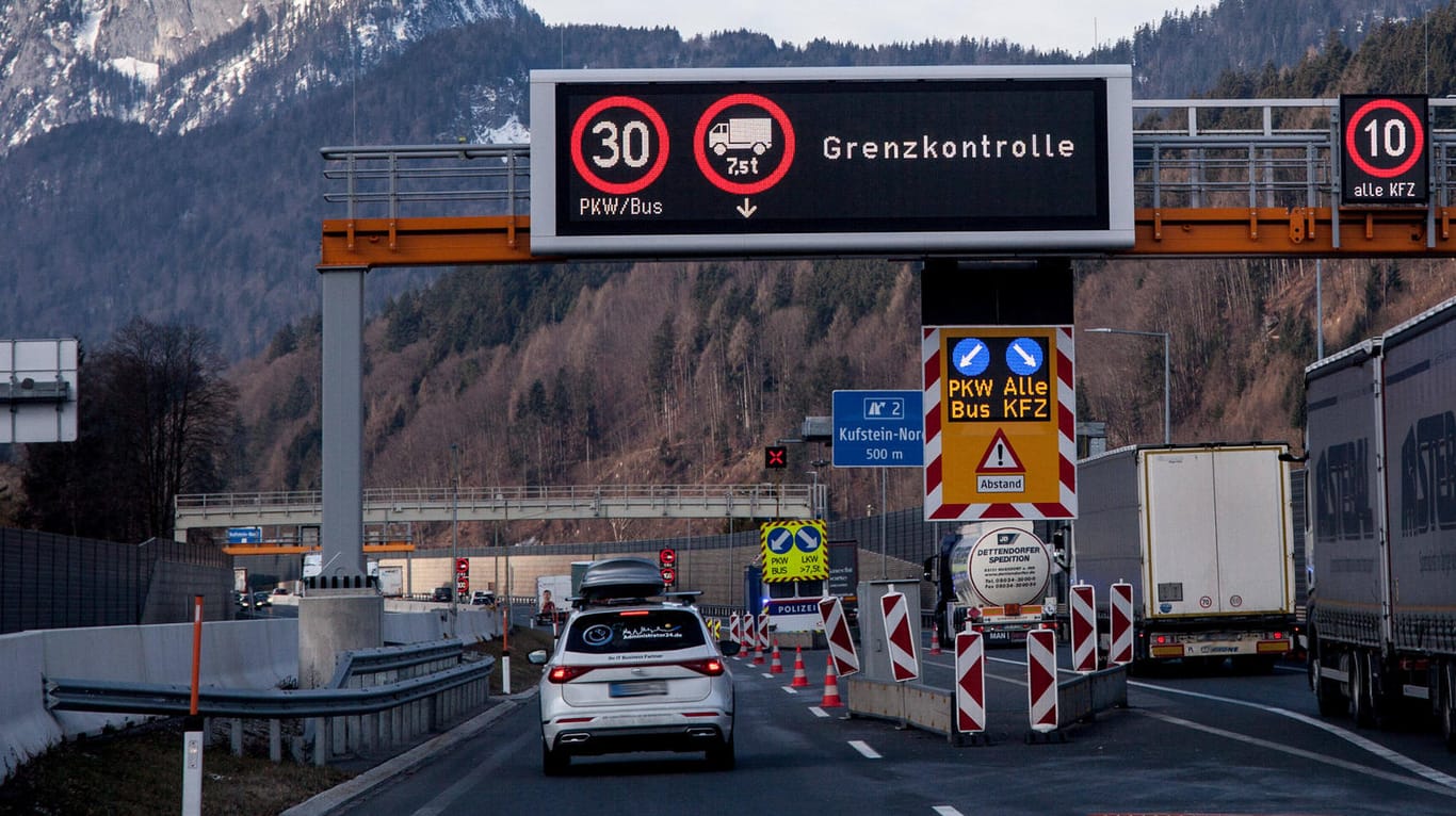 Grenzkontrolle zwischen Deutschland und Österreich: Zwischen dem 13. Juni und 3. Juli sind Kontrollen möglich, sagt das Ministerium.