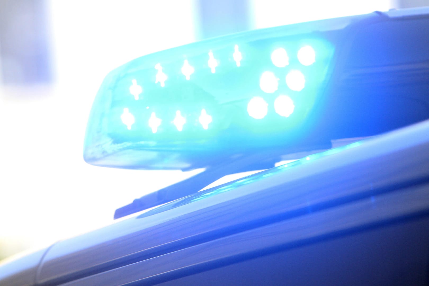 Bleulicht (Symbolbild): Die Polizei fand die Leiche in der Wohnung des Ehepaares.