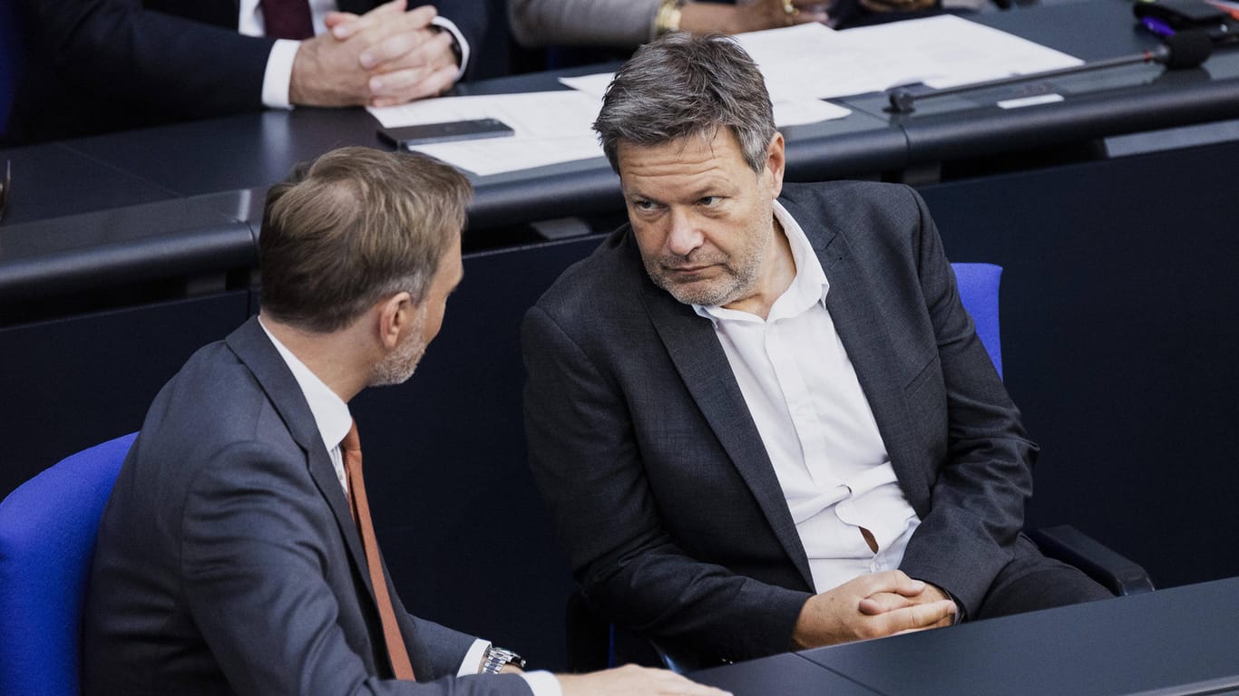 Wirtschaftsminister Habeck (Grüne) und Finanzminister Lindner (FDP): Habeck plant Änderungen am Kartellrecht, bei seinem Kollegen dürften sie für Diskussionen sorgen.