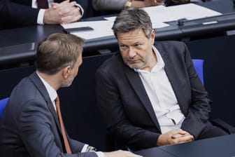 Wirtschaftsminister Habeck (Grüne) und Finanzminister Lindner (FDP): Habeck plant Änderungen am Kartellrecht, bei seinem Kollegen dürften sie für Diskussionen sorgen.
