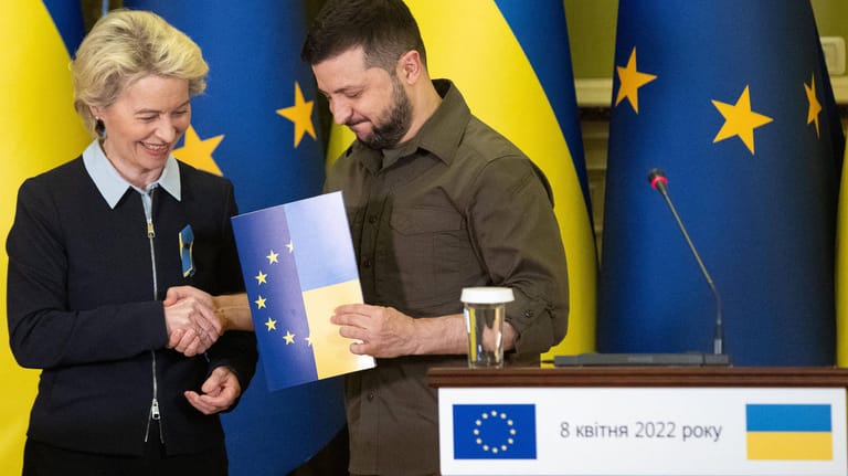 Ursula von der Leyen mit dem ukrainischen Präsidenten Wolodymyr Selenskyj: Die EU-Kommissionschefin besuchte Kiew schon zwei Mal.