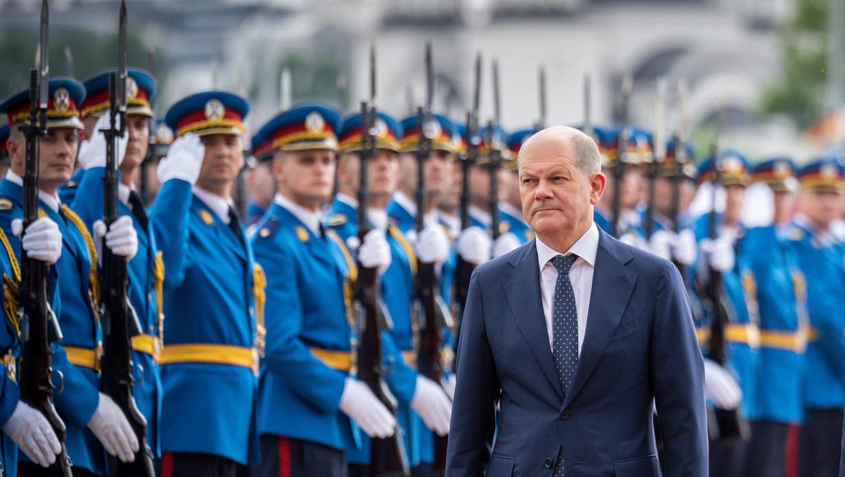 Olaf Scholz in Serbien: Einem Bericht zufolge will der Bundeskanzler noch im Juni nach Kiew reisen.