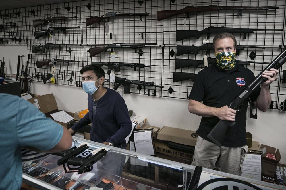 Ein Waffenshop auf Long Island nahe New York: Illegaler Waffenhandel soll künftig auf Bundesebene bestraft werden können.