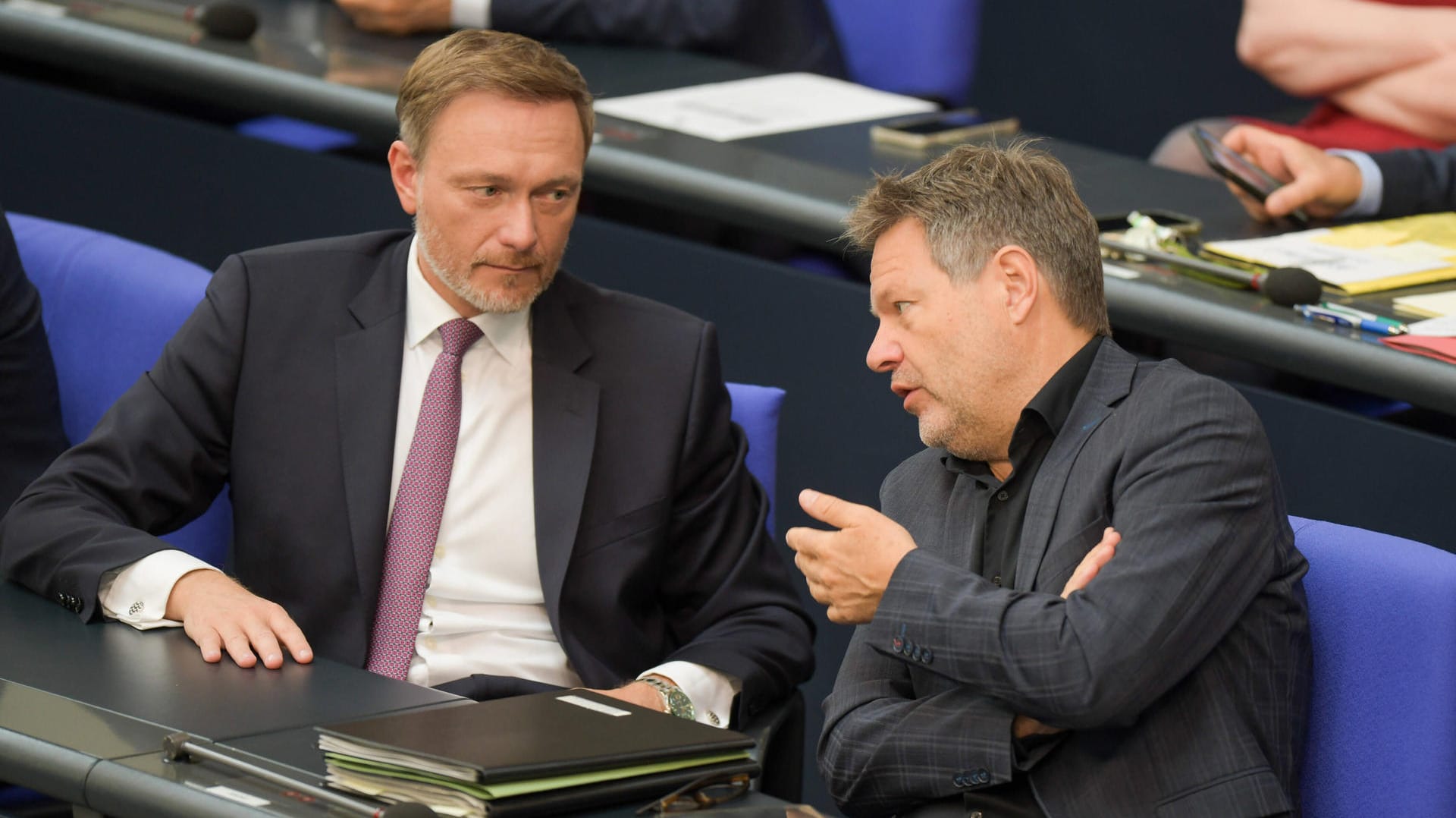 Finanzminister Lindner und Wirtschaftsminister Habeck: Das Kartellamt müsse in der Lage sein, Märkte auch zu kontrollieren, sagt der FDP-Chef.