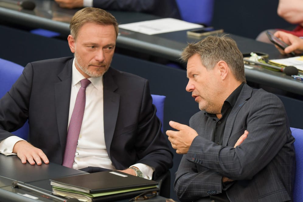 Finanzminister Lindner und Wirtschaftsminister Habeck: Das Kartellamt müsse in der Lage sein, Märkte auch zu kontrollieren, sagt der FDP-Chef.