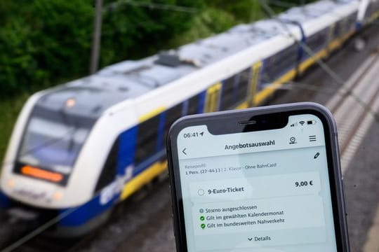 In der App der Deutschen Bahn ist ein 9-Euro-Ticket hinterlegt.