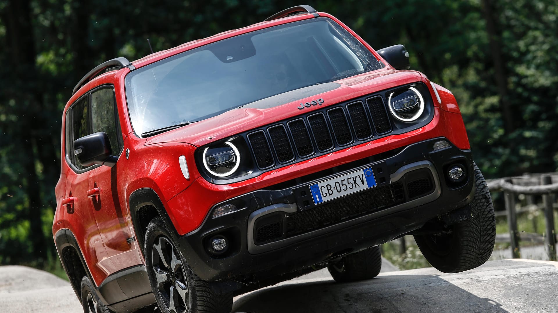 Der Jeep Renegade ist auch im Gelände stark.