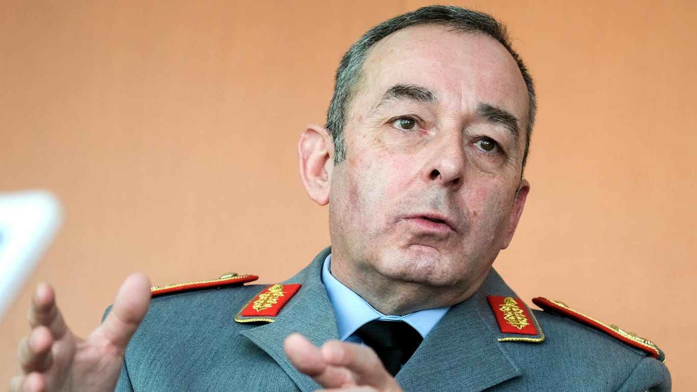 General Carsten Breuer stellt sich auf Anschläge auf die Infrastruktur und Cyberattacken ein.