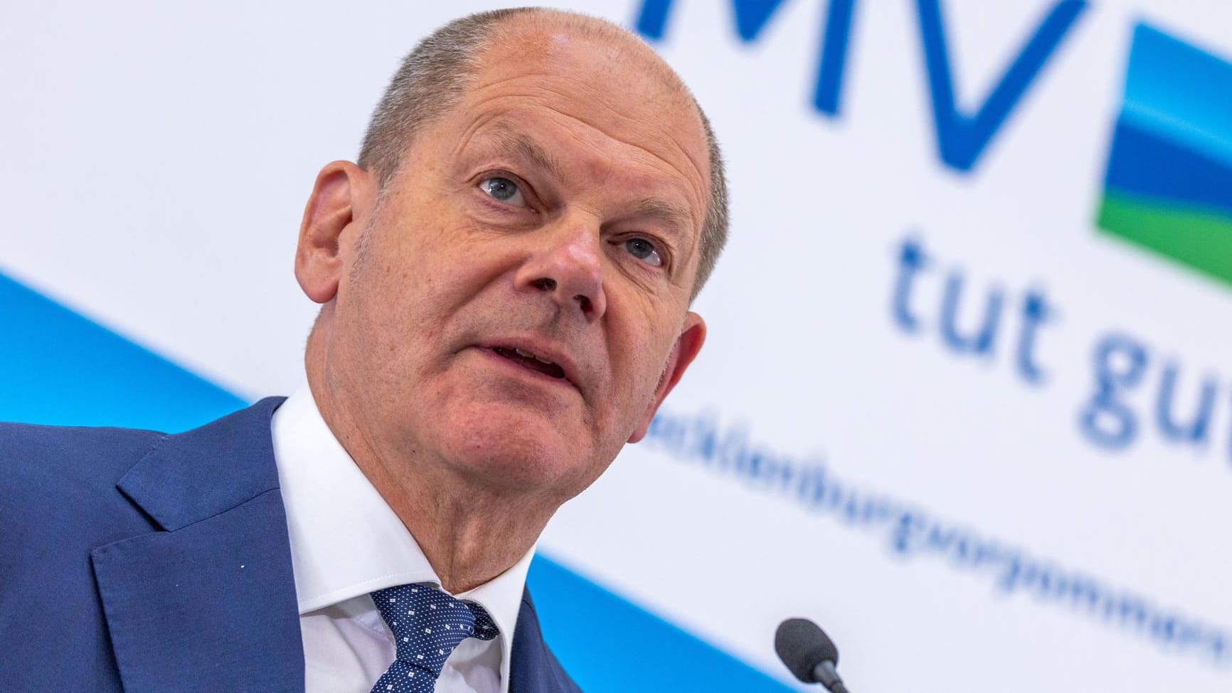 Olaf Scholz (SPD) in Riems: Der Kanzler besuchte auf der Ostseeinsel die Konferenz der ostdeutschen Regierungschefs.