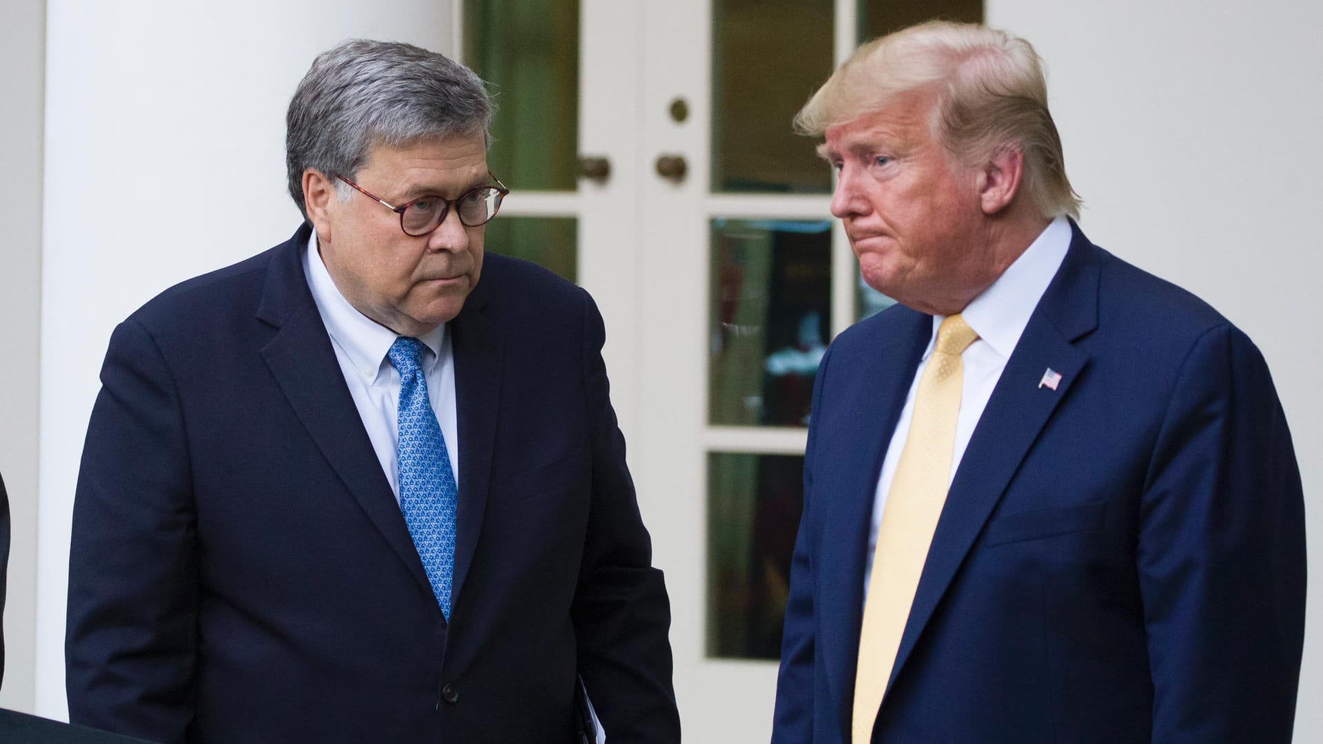 William Barr und Donald Trump: Der ehemalige US-Justizminister hat den ehemaligen Präsidenten scharf kritisiert.