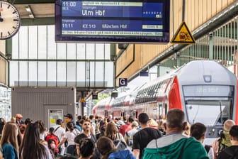 Großer Andrang: Für die Sommermonate hat die Bahn extra Züge im Einsatz, um den Andrang über das 9-Euro-Ticket zu decken.