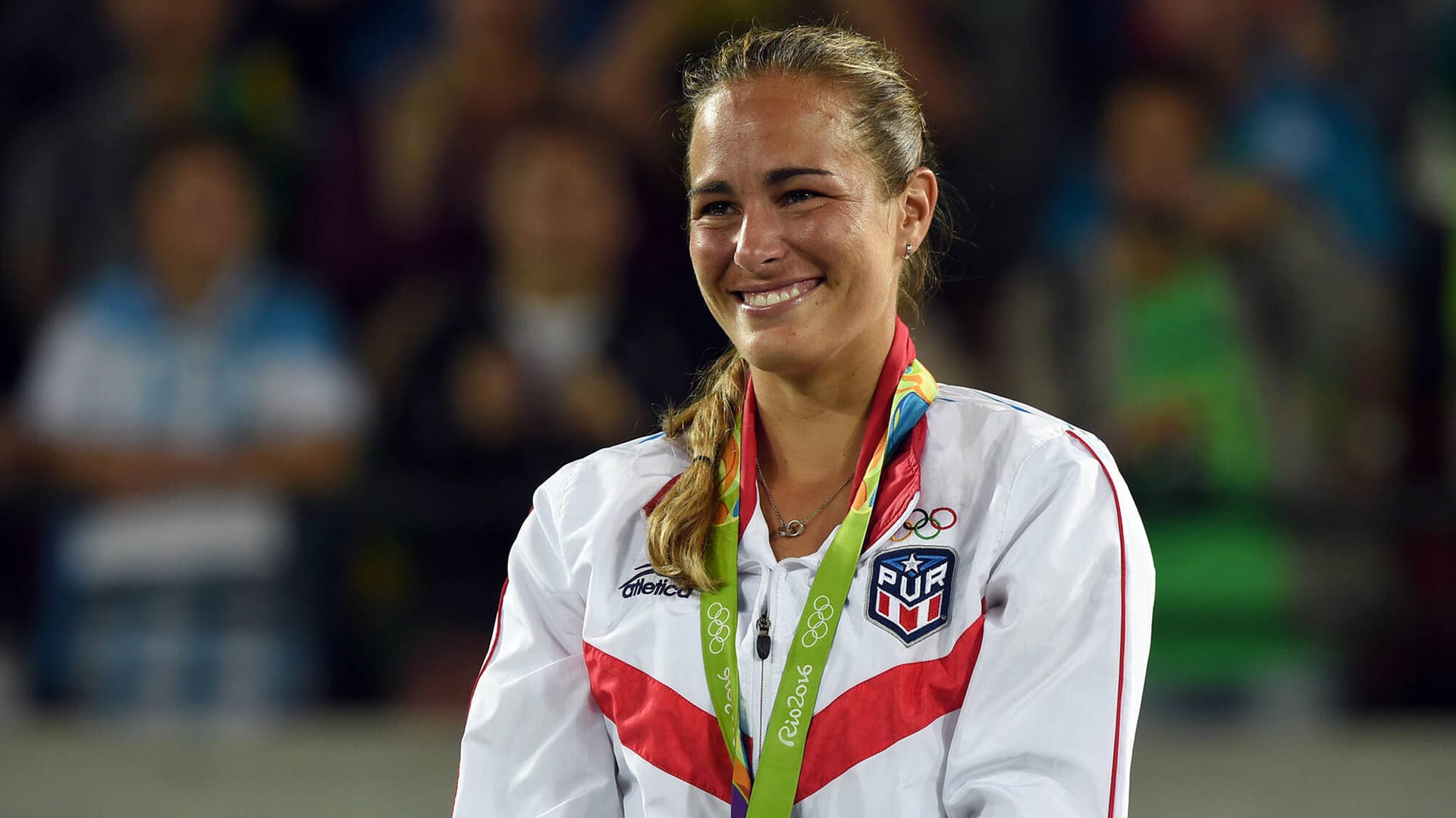 Siegerlächeln: Monica Puig mit der Goldmedaille nach ihrem Sieg bei den Olympischen Spielen 2016.