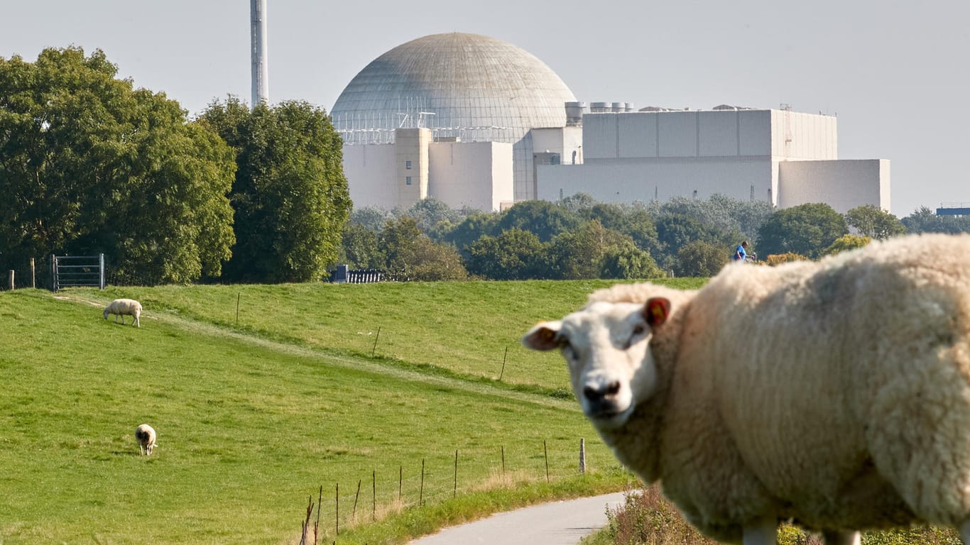 Kernkraftwerk Brokdorf: Die Taxonomie für Finanzprodukte soll nach Plänen von von der Leyen Investitionen in Atomenergie und Gas als klimafreundlich labeln.