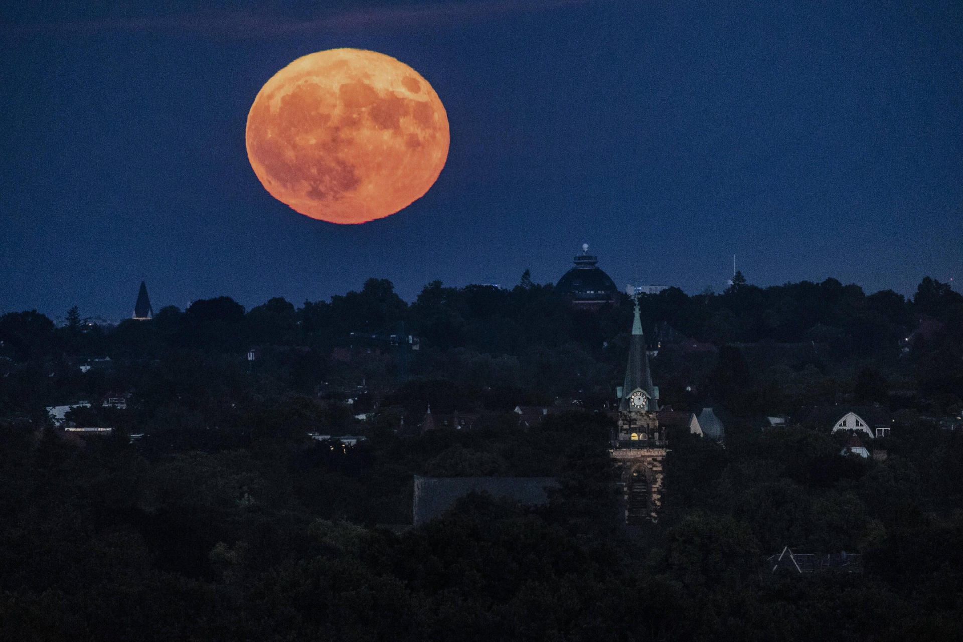 Auch in Berlin konnte der Supermond bestaunt werden.