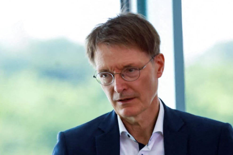 Karl Lauterbach: "Wer noch nicht geimpft ist, sollte sich jetzt impfen lassen"
