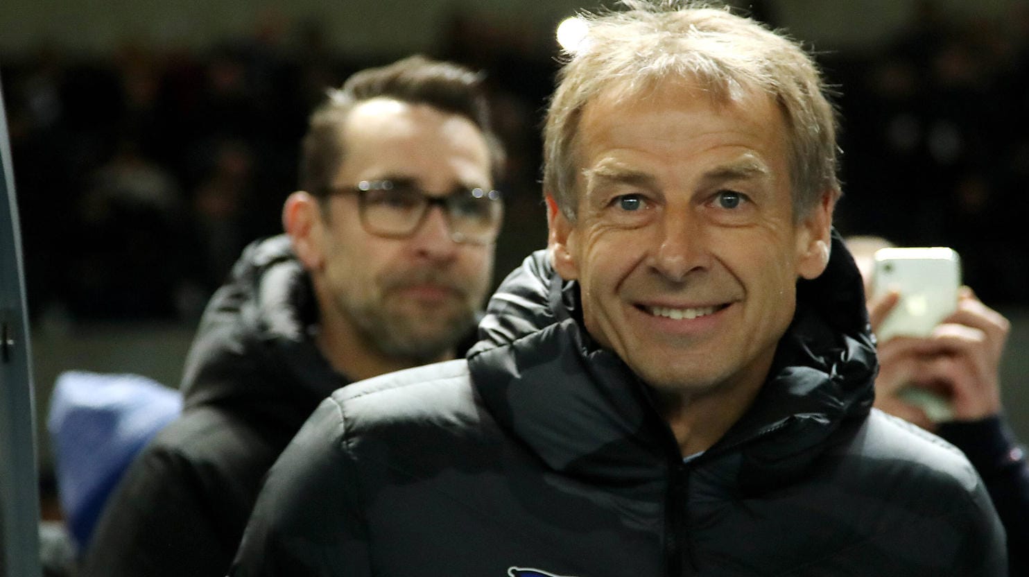 Jürgen Klinsmann (vorne): Ex-Manager Michael Preetz hat mit dem früheren Hertha-Trainer abgerechnet. Jürgen Klinsmann (vorne): Ex-Manager Michael Preetz hat mit dem früheren Hertha-Trainer abgerechnet.