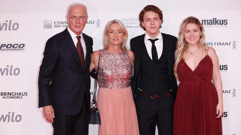 Franz und Heidi Beckenbauer mit ihrem Sohn Joel: Der hatte bei der 14. Kinderlachen-Gala am 1. Dezember 2018 seine damalige Freundin dabei.