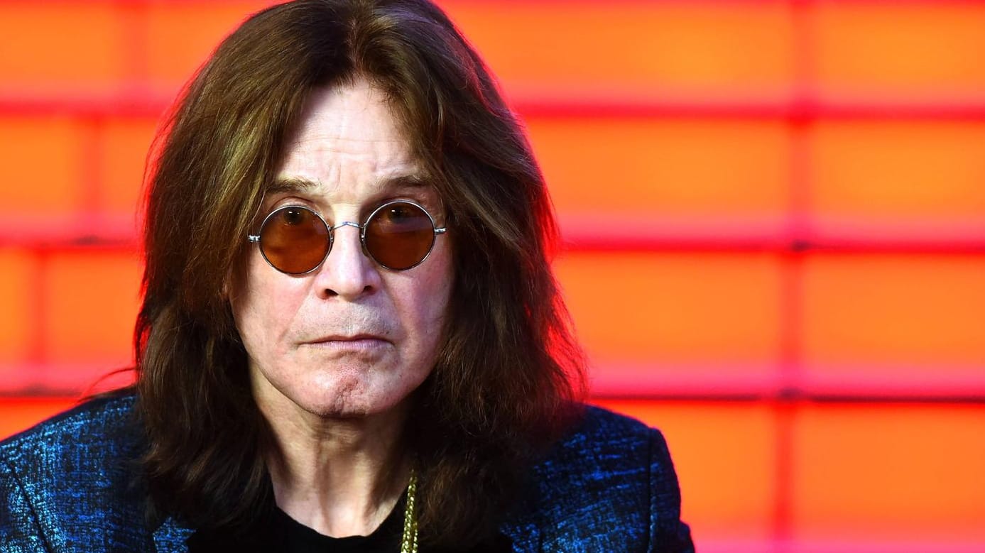 Ozzy Osbourne: Der Sänger kämpft mit den Folgen eines Quad-Unfalls.