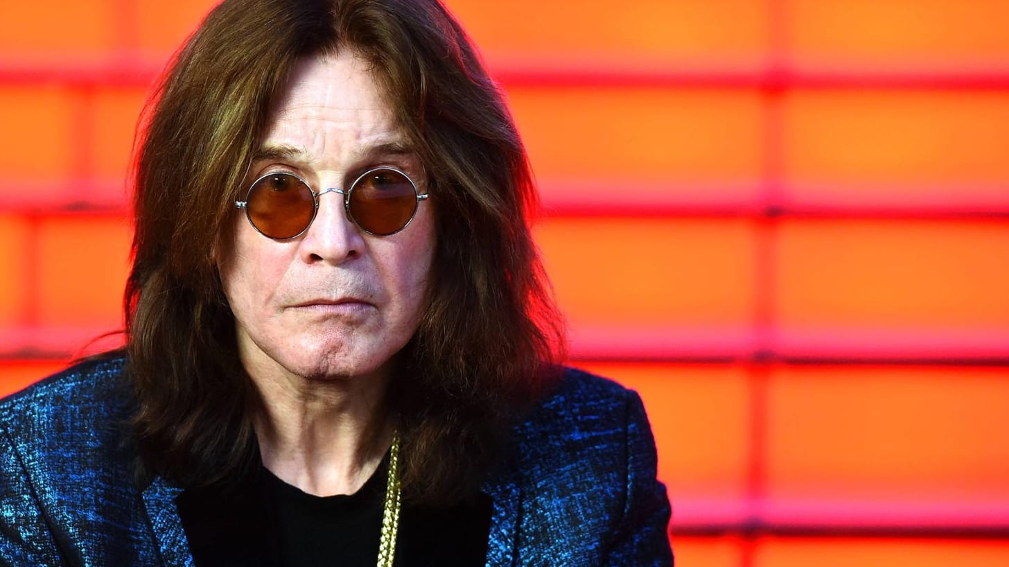 Ozzy Osbourne: Der Sänger kämpft mit den Folgen eines Quad-Unfalls.