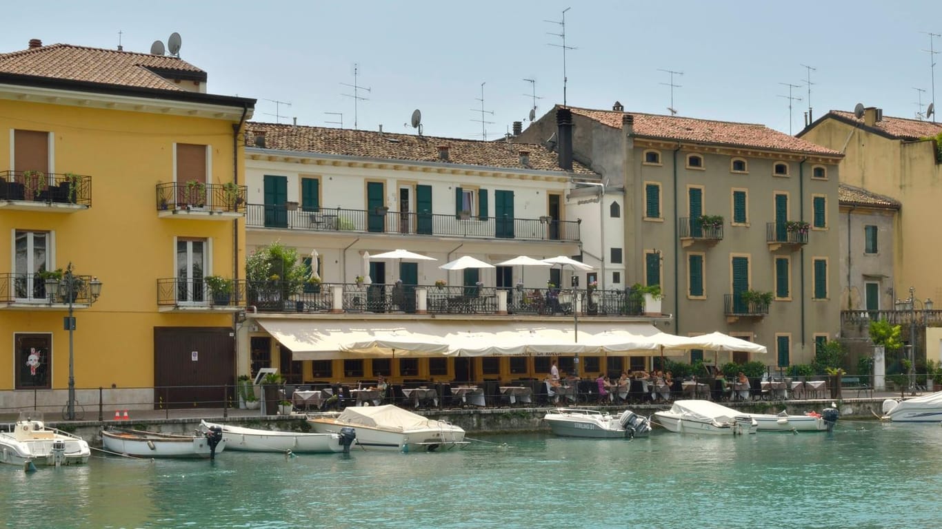 Peschiera del Garda: In dem idyllischen Badeort haben sich Anfang Juni heftige Ausschreitungen ereignet.