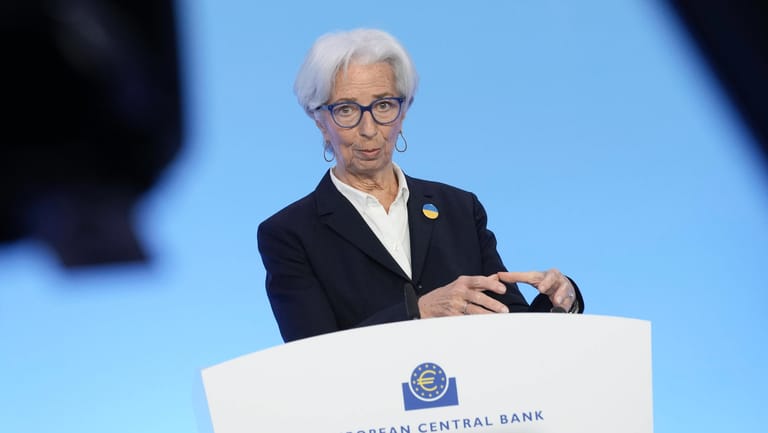 EZB-Präsidentin Christine Lagarde (Archivbild): Am Mittwoch hat sich der EZB-Rat zu einer Sondersitzung getroffen.