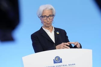 EZB-Präsidentin Christine Lagarde (Archivbild): Am Mittwoch hat sich der EZB-Rat zu einer Sondersitzung getroffen.