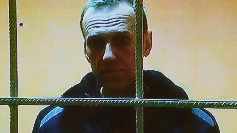 Alexej Nawalny: Der russische Oppositionelle wurde in ein neues Straflager verlegt.