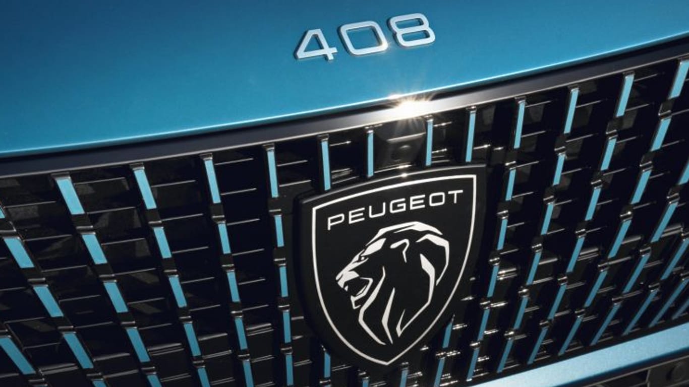 Kopf statt ganzer Körper: Der Löwe wird im neuen Peugeot-Wappen reduziert.