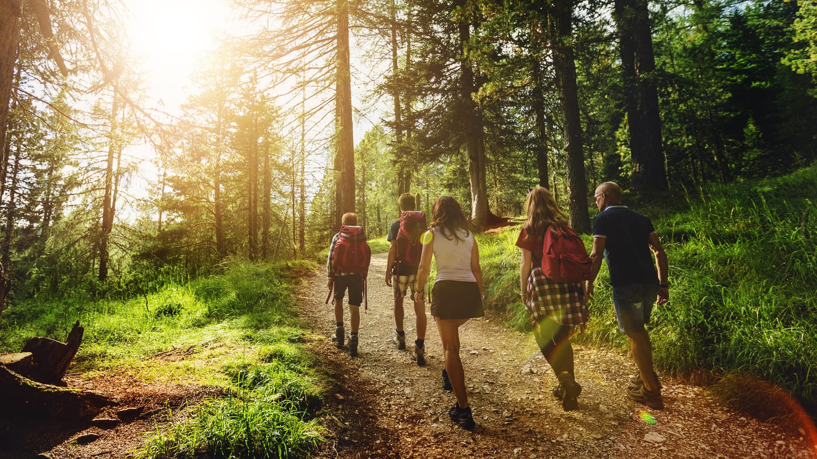 Funktionskleidung für die Sommertage im Sale: Sichern Sie sich Wanderschuhe und Outdoor-Mode zu reduzierten Preisen.