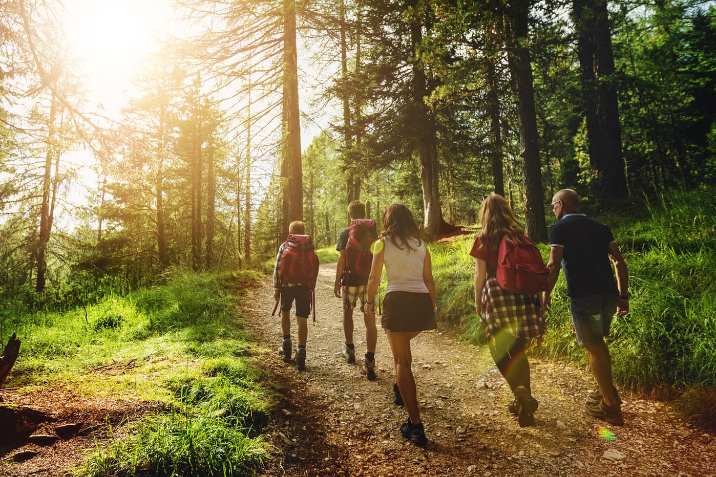 Funktionskleidung für die Sommertage im Sale: Sichern Sie sich Wanderschuhe und Outdoor-Mode zu reduzierten Preisen.