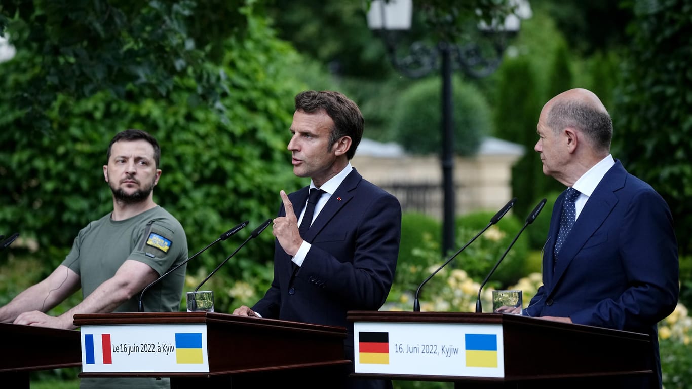 Beim Thema EU-Beitritt einer Meinung: Wolodymyr Selenskyj, Emmanuel Macron und Olaf Scholz.
