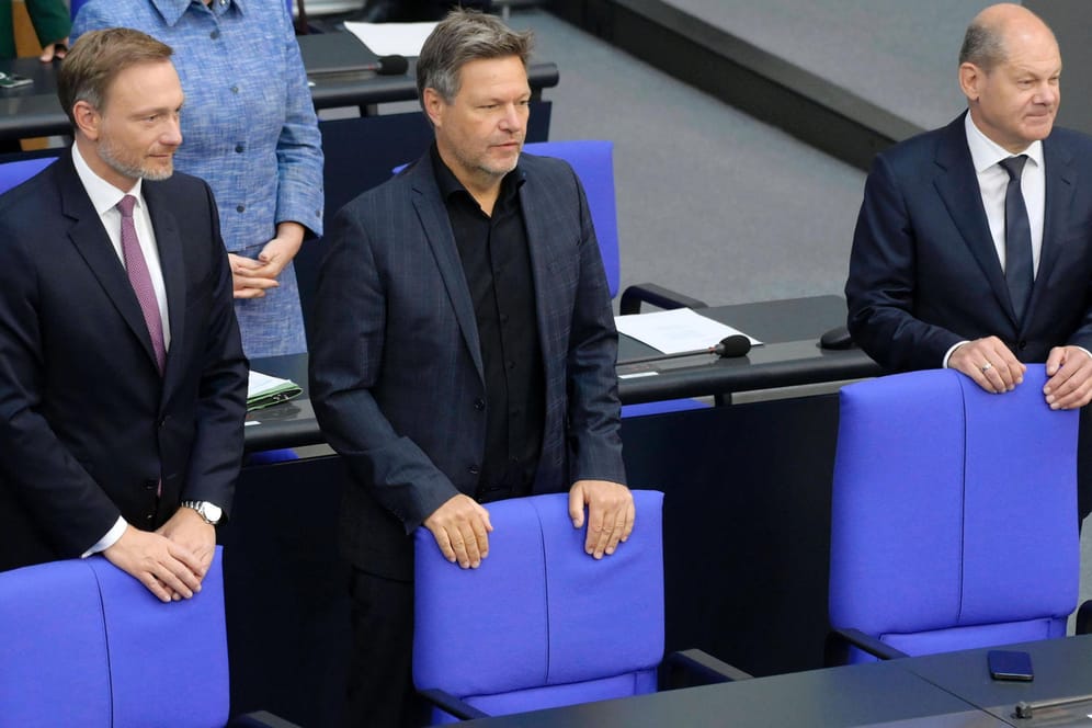 Wir müssen sparen – nur wie? Christian Lindner, Robert Habeck und Olaf Scholz im Bundestag.