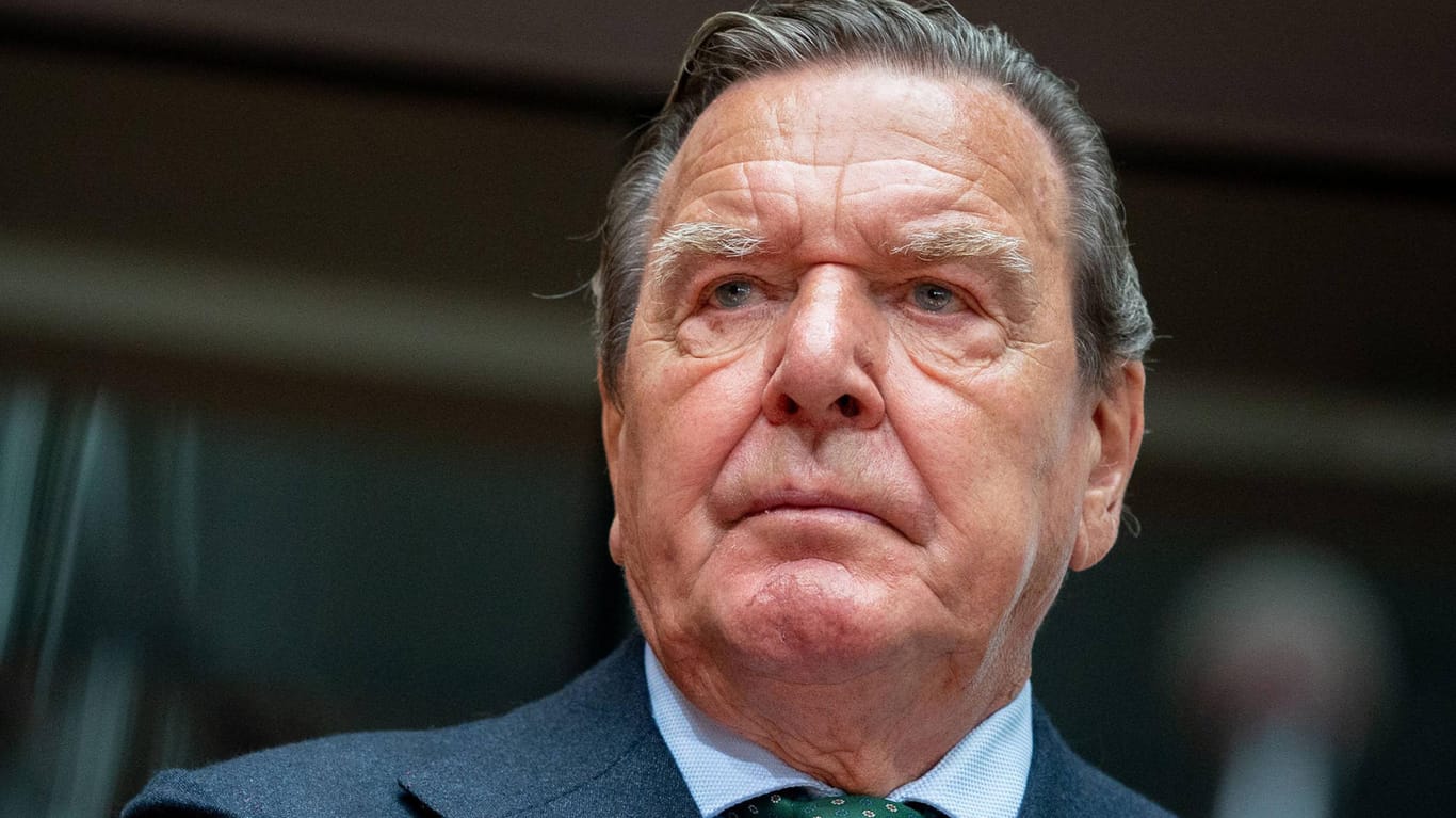 Gerhard Schröder: Der ehemalige Bundeskanzler steht wegen seiner Nähe zu Russland in der Kritik.
