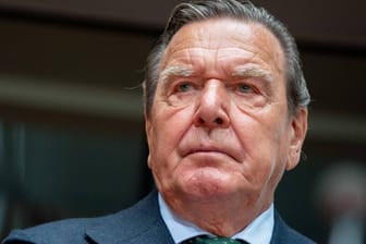 Gerhard Schröder: Der ehemalige Bundeskanzler steht wegen seiner Nähe zu Russland in der Kritik.