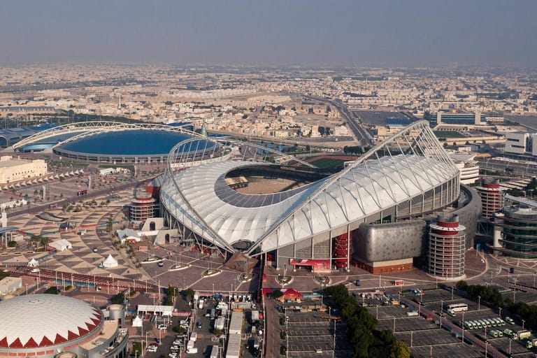 Doha: Katars Hauptstadt ist einer der Austragungsorte bei der Fußball-Weltmeisterschaft 2022. Ob es genug Übernachtungsmöglichkeiten für ausländische Fans geben wird, ist noch unklar.