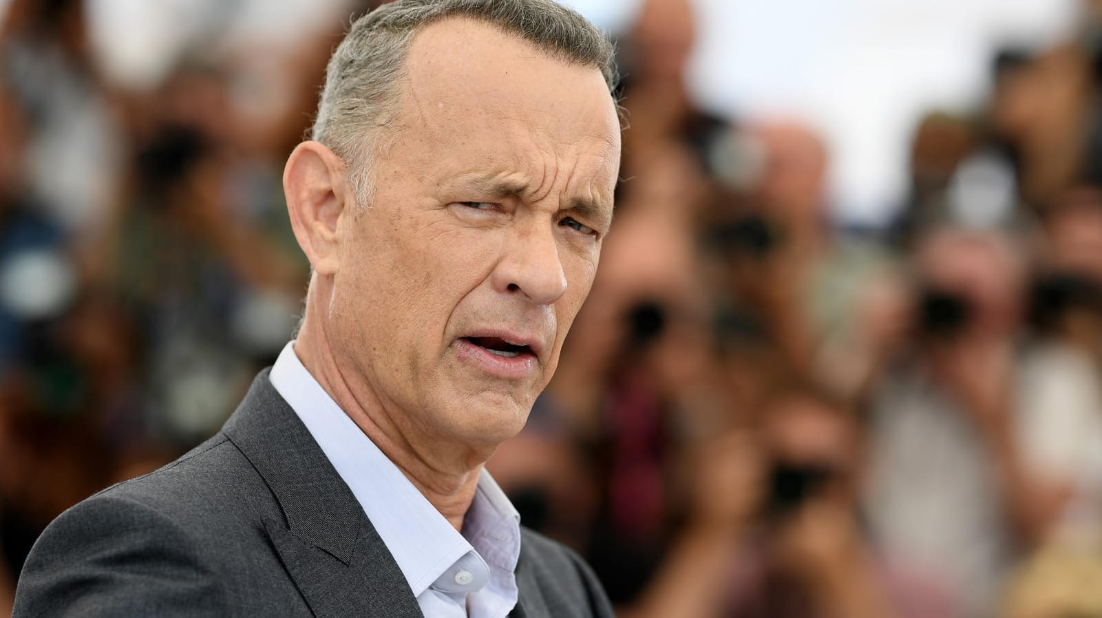 Tom Hanks: Der Schauspieler und seine Ehefrau wurden nach einem Restaurantbesuch von Menschen bedrängt.