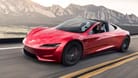 Cabrio: Tesla hat für den Roadster enorme Fahrleistungen angekündigt – von Null auf Tempo 100 soll er es in 2,1 Sekunden schaffen können.