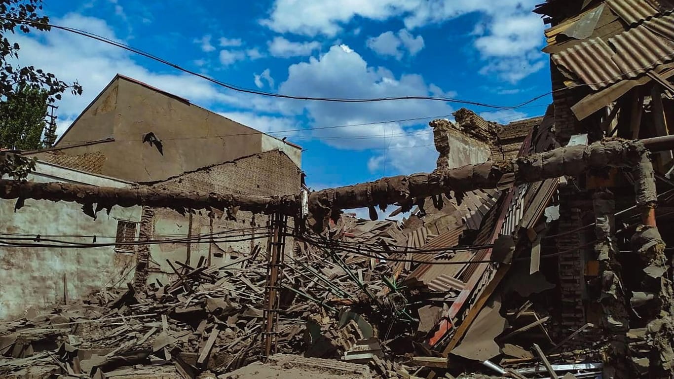 Ein völlig zerstörtes Gebäude nach einem russischen Angriff in Lyssytschansk im Donbass.